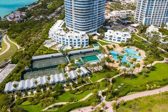 50 S Pointe Dr, Unit 2605 in Miami Beach, FL - Building Photo - Building Photo