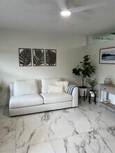 900 SW 10th Terrace in Hallandale Beach, FL - Building Photo - Building Photo