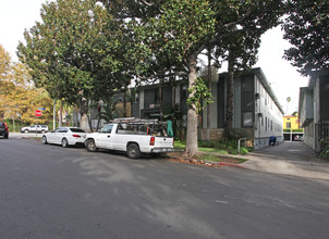 1844-1850 North Harvard in Los Angeles, CA - Foto de edificio - Building Photo