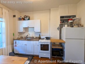 8 Evergreen Sq, Unit 1 in Somerville, MA - Foto de edificio - Building Photo