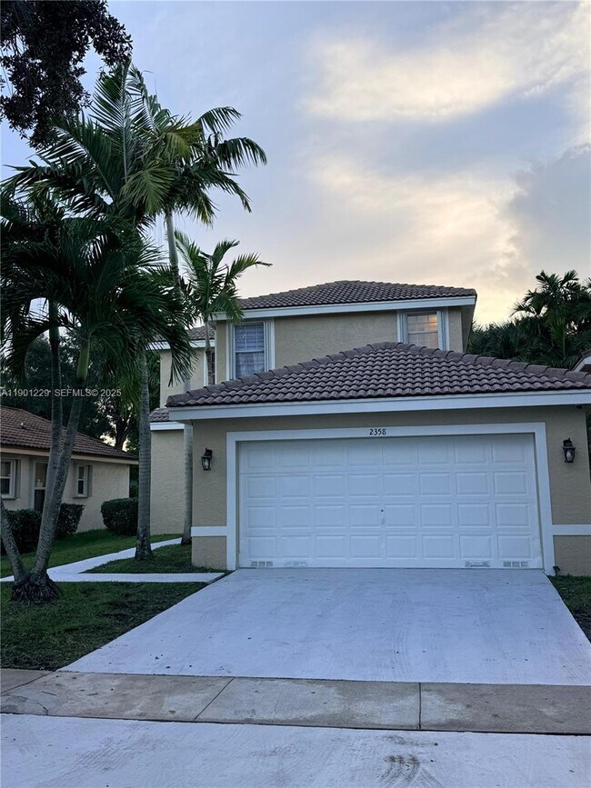 2358 SW 177th Ave in Miramar, FL - Foto de edificio - Building Photo