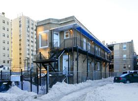 825 W Windsor Ave Apartments