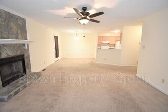 711 Alexwood Dr in Hope Mills, NC - Building Photo - Building Photo