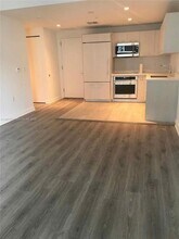 45 SW 9th St, Unit 2807 in Miami, FL - Foto de edificio - Building Photo