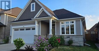 8 Hopkins St in Thorold, ON - Building Photo