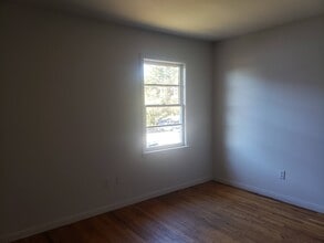 219 Nichol St, Unit A in Greenville, SC - Foto de edificio - Building Photo