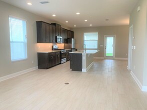 13075 Spring Grove Way in Oakland, FL - Building Photo - Building Photo