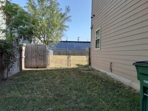 106 Cornell Ave in San Antonio, TX - Building Photo - Building Photo