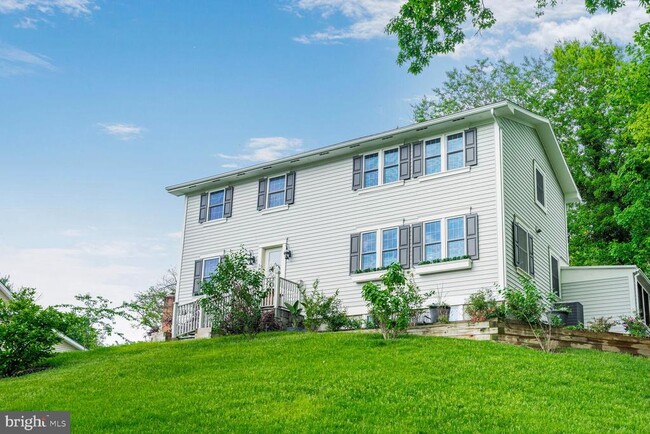 3405 Putnam St in Falls Church, VA - Building Photo - Building Photo