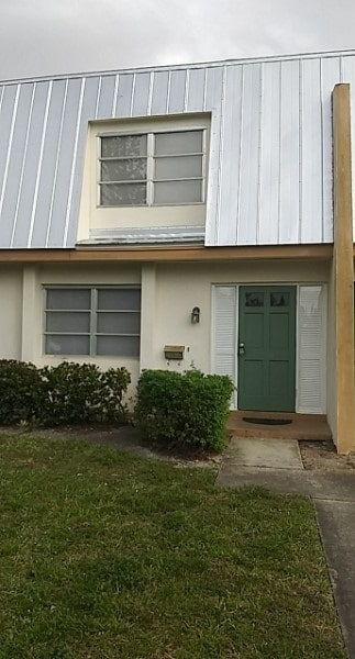 property at 4914 Hawaii Blvd
