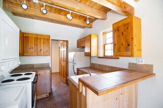 247 C Casados St in Santa Fe, NM - Foto de edificio - Building Photo