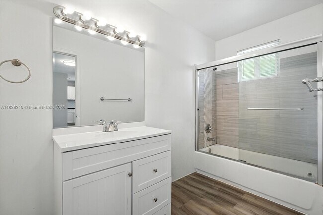 793 NW 91st St-Unit -1 in Miami, FL - Building Photo - Building Photo