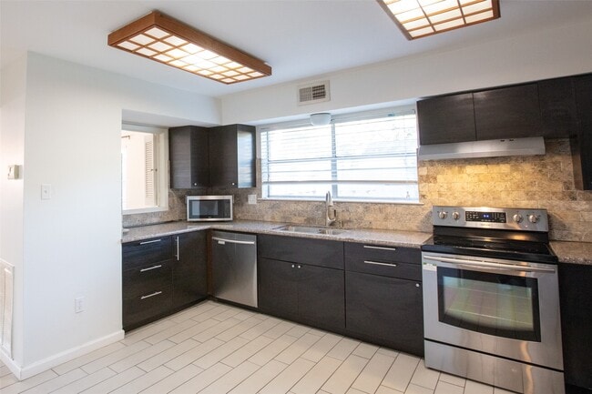 property at 2627 The Highlands Dr