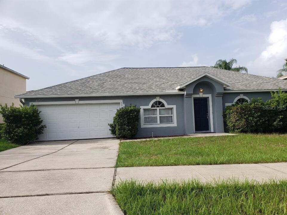 3313 White Blossom Ln in Clermont, FL - Building Photo