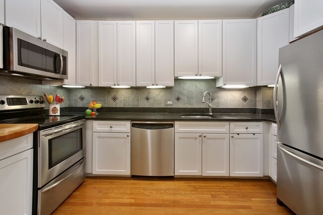 81 Marlborough St, Unit 1