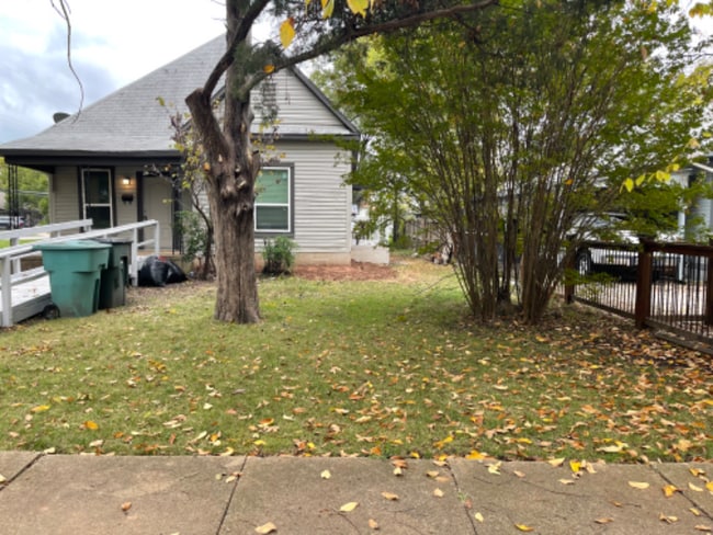 534 E Sycamore St in Sherman, TX - Building Photo - Building Photo