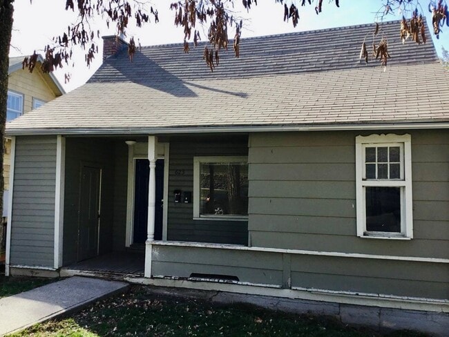 property at 623 S Jefferson St