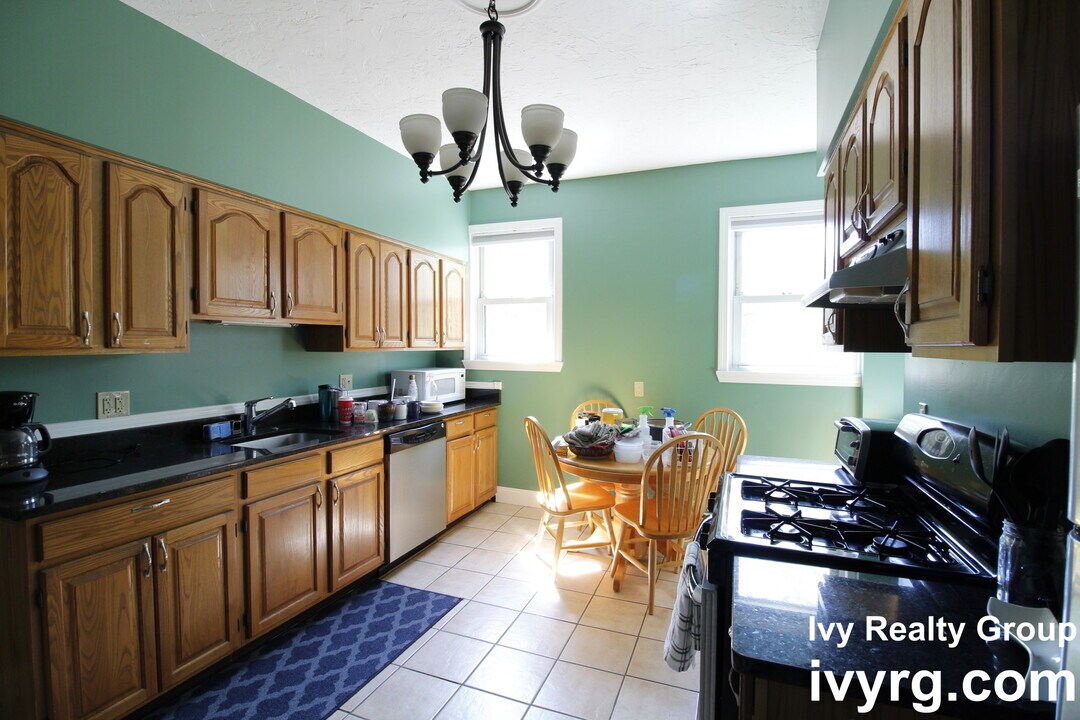 210 Old Colony Ave, Unit 196 in Boston, MA - Building Photo