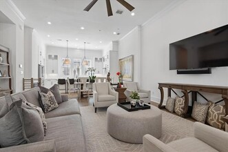 15005 Oak St in Addison, TX - Building Photo - Building Photo