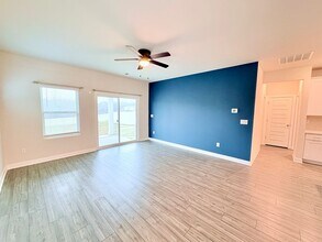 220 Coulter Ct in Pendleton, SC - Building Photo - Building Photo