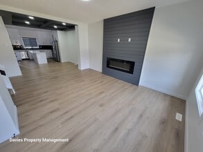 1534 Siskin Link NW in Edmonton, AB - Building Photo - Building Photo