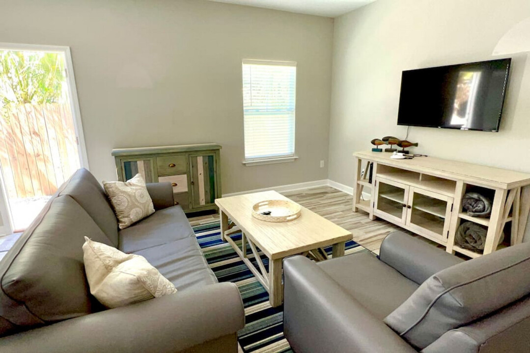 213 Corto Pl in Panama City Beach, FL - Building Photo