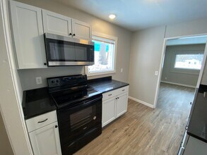 2233 N 39th St in Omaha, NE - Building Photo - Building Photo