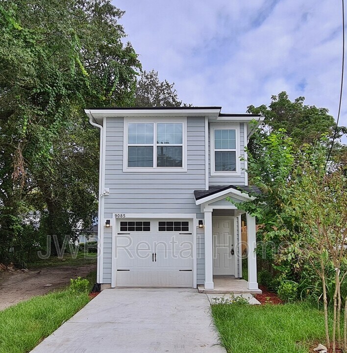 9085 Cocoa Ave in Jacksonville, FL - Building Photo