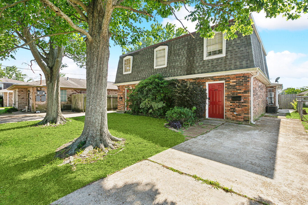 2118 Edenborn Ave in Metairie, LA - Building Photo