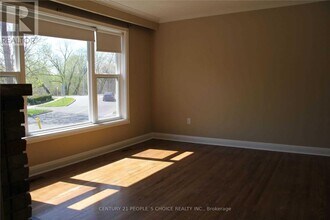 39 Meadowland Dr in Brampton, ON - Building Photo - Building Photo