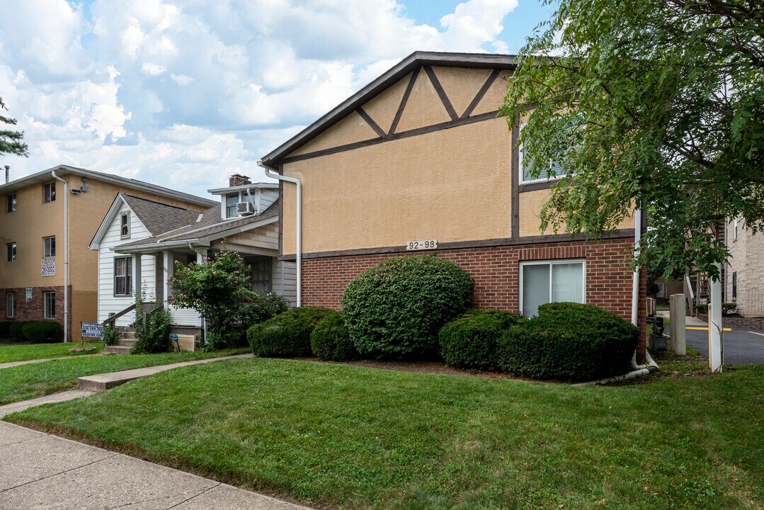 92 W Norwich Ave in Columbus, OH - Building Photo