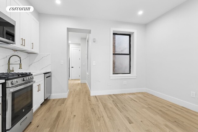 property at 206 W 96th St