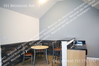 101 Brookside Ave in Shippensburg, PA - Foto de edificio - Building Photo