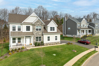 Readington Meadow in Whitehouse Station, NJ - Building Photo - Primary Photo