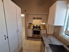 12414 N 58th St in Tampa, FL - Building Photo - Building Photo