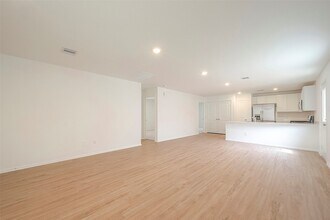 1491 Las Cuevas Dr in Conroe, TX - Building Photo - Building Photo