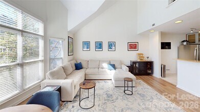 521 N Graham St in Charlotte, NC - Building Photo - Building Photo