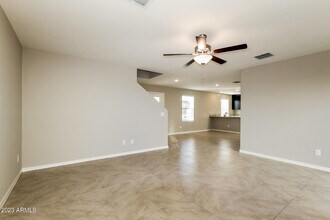 3939 S 82nd Dr in Phoenix, AZ - Foto de edificio - Building Photo
