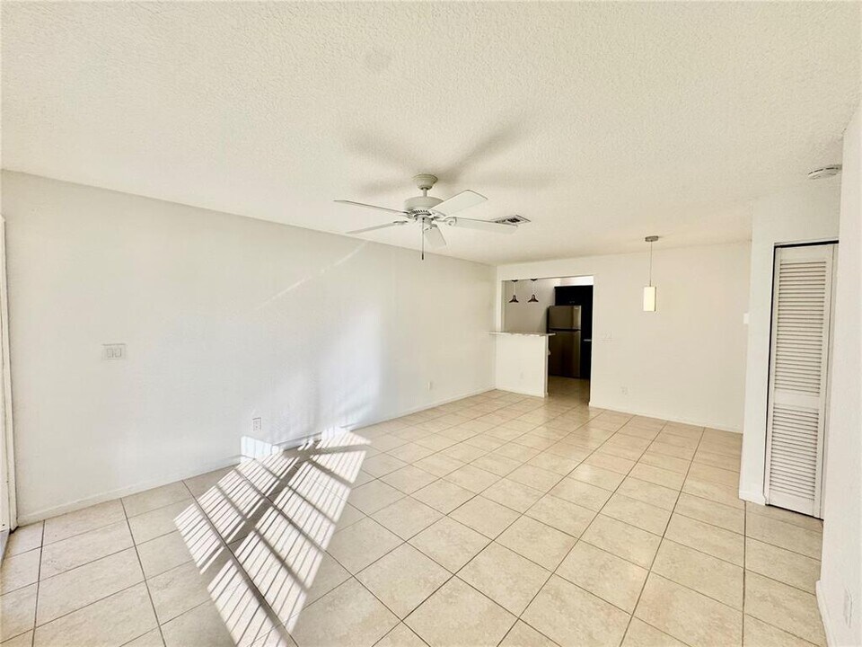 11044 Royal Palm Blvd in Coral Springs, FL - Building Photo