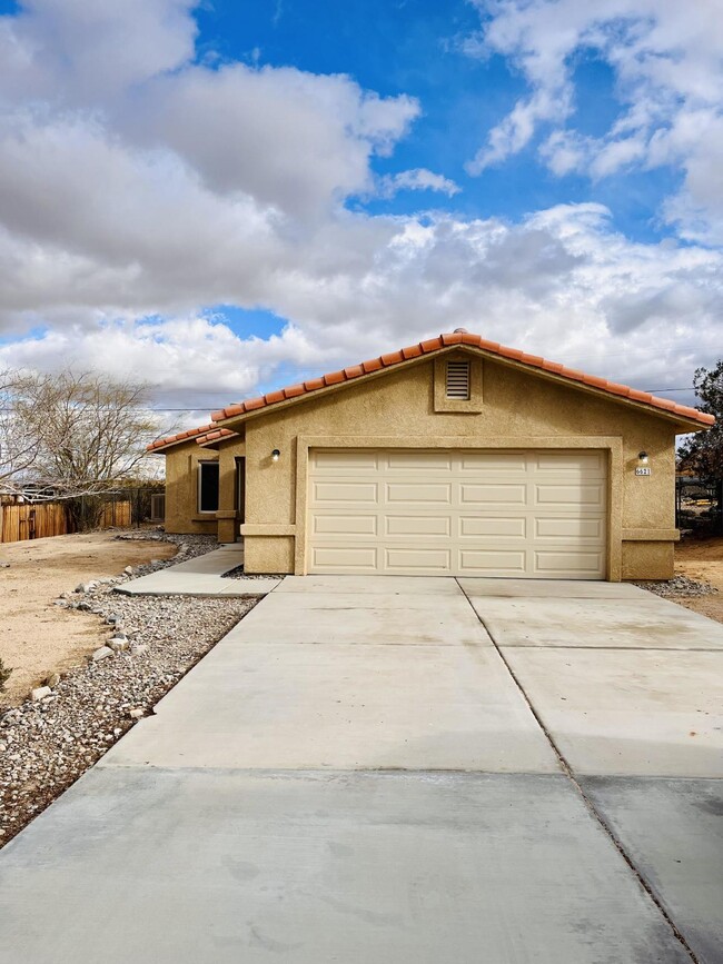 property at 6621 Ivanpah Ave