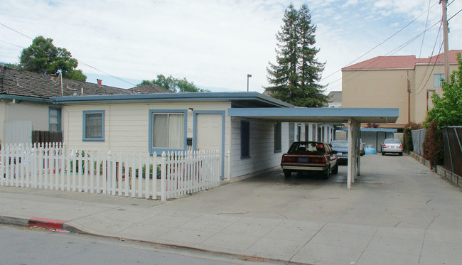 44-52 Oak Ave in Redwood City, CA - Building Photo - Building Photo