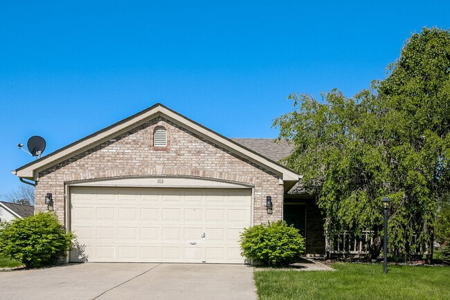 103 Longfellow Ln