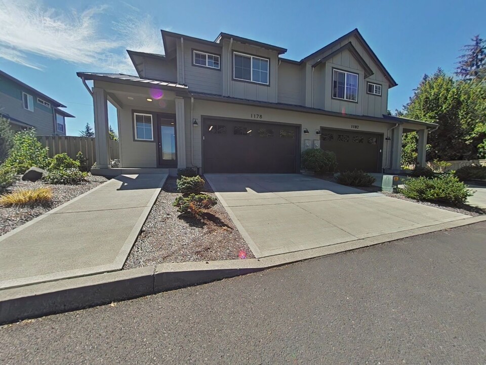 1178 SW Sylvia St in Corvallis, OR - Building Photo