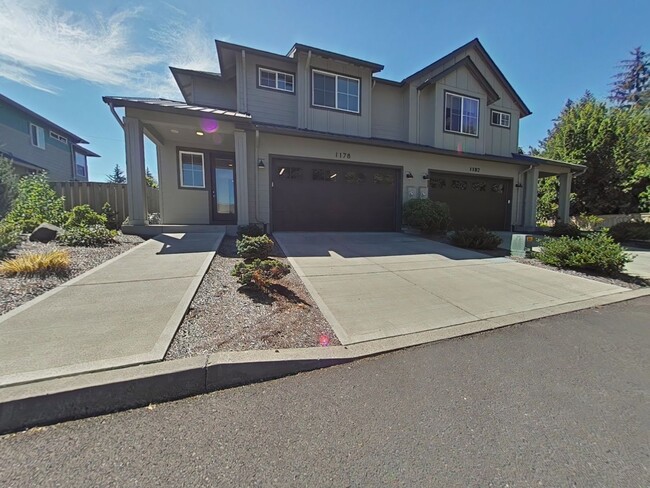 property at 1178 SW Sylvia St