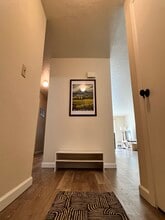 376 Catron Street North, Unit 1 in Monmouth, OR - Foto de edificio - Building Photo