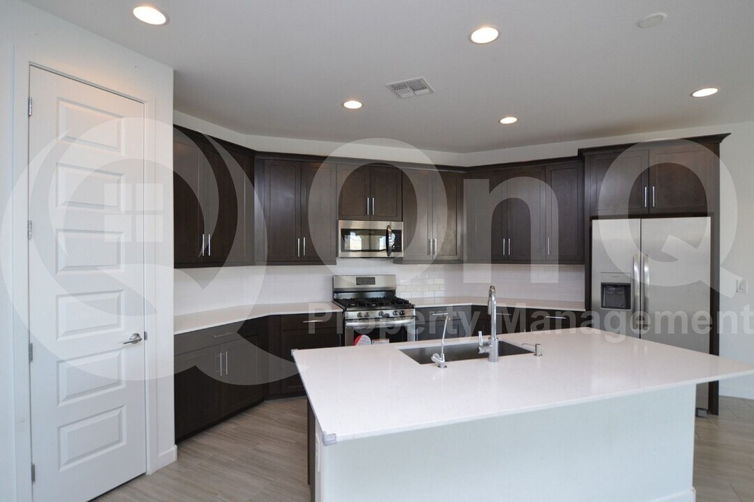 9213 W Glenrosa Ave in Phoenix, AZ - Building Photo