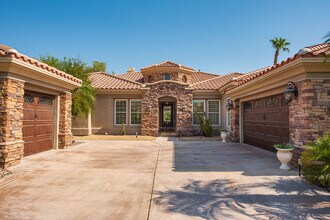 45 Vista Encantada in Rancho Mirage, CA - Building Photo - Building Photo