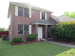 2043 Carlisle Castle Dr in New Braunfels, TX - Foto de edificio - Building Photo