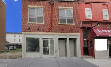 381 Communipaw Ave in Jersey City, NJ - Building Photo - Building Photo