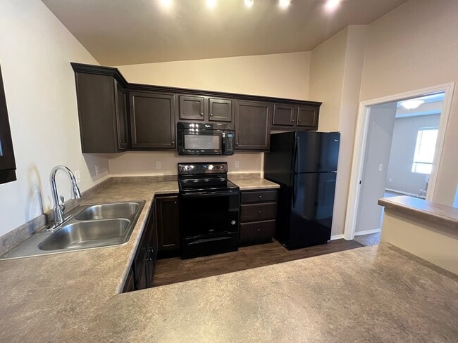 Meadowbreeze Crossing in Appleton, WI - Building Photo - Building Photo